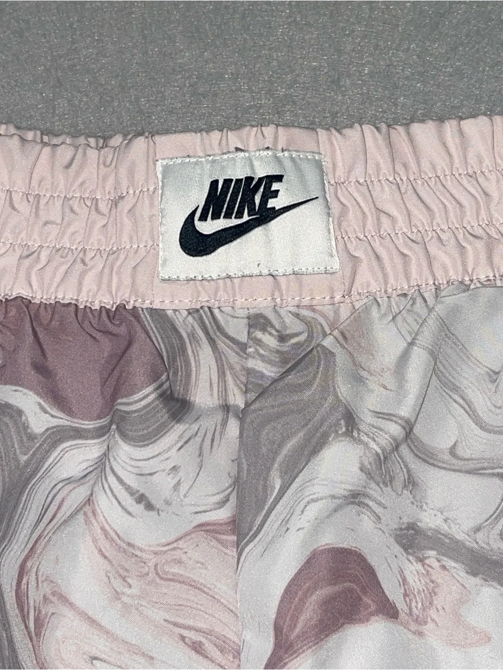 Nike Womens Marbled Pink Gray White Athletic Training Shorts Pull-On Size L 183